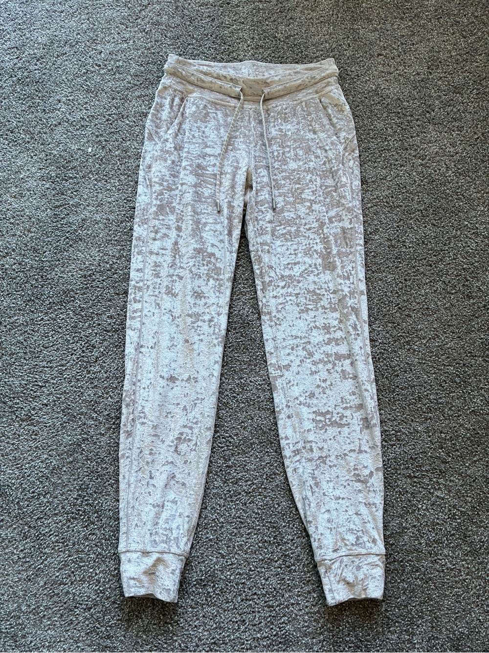 Lululemon Ready to Crush High-Rise Velvet Jogger Pants - Size 4 (Silver / Gray)
